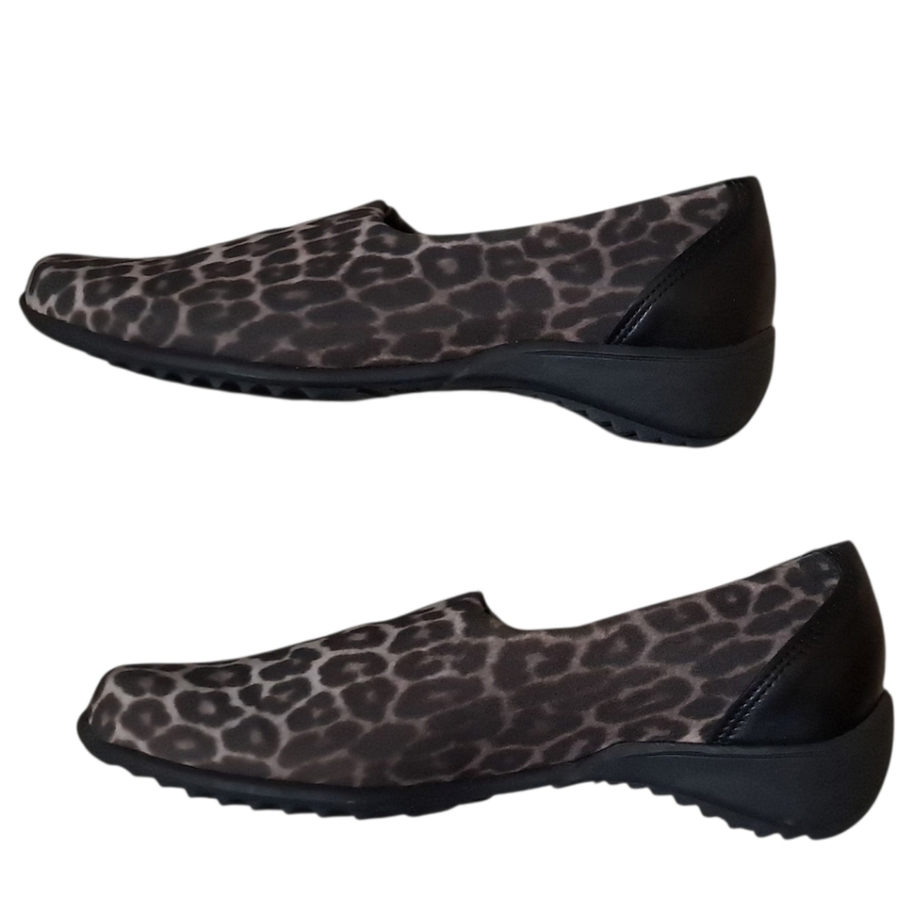 Munro Iriana Traveler Flats Leopard Print Comfort Slip On Shoes Size 5M - Picture 8 of 16